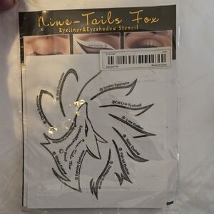 Nine-Tails Fox Eyeliner & Eyeshadow Stencil